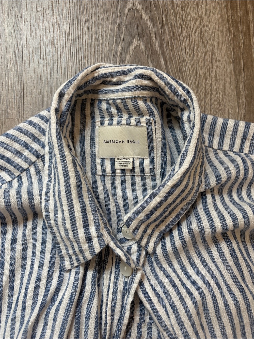 american eagle linen button down - Picture 2 of 4